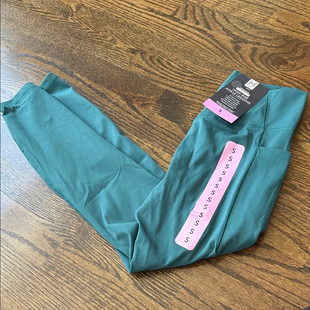 Stylish woman’s Teal Leggings - Picture 2 of 6